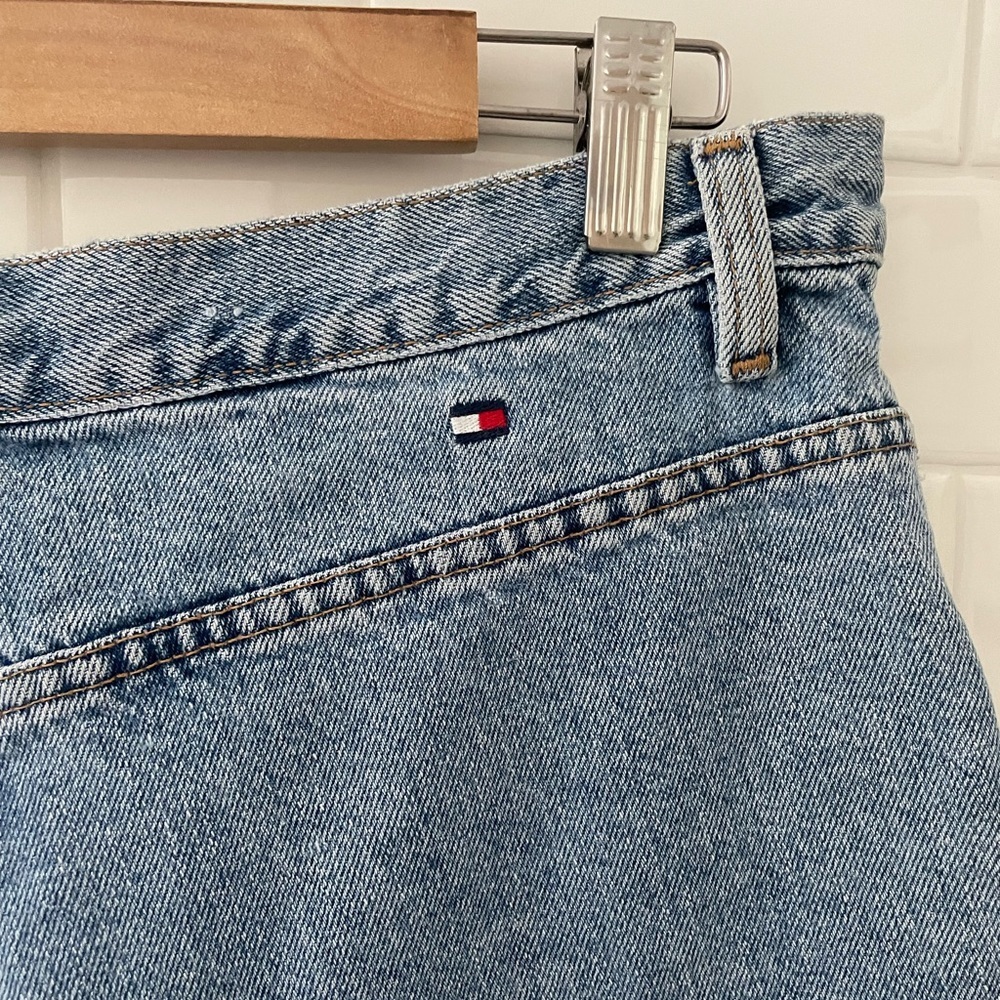 Vintage High Waist Tommy Hilfiger Shorts - Picture 5 of 5